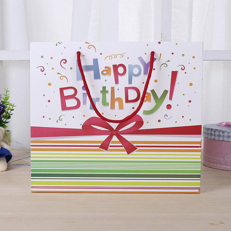 Comment les sacs cadeaux en papier peuvent-ils améliorer votre marque et votre expérience de cadeaux ?