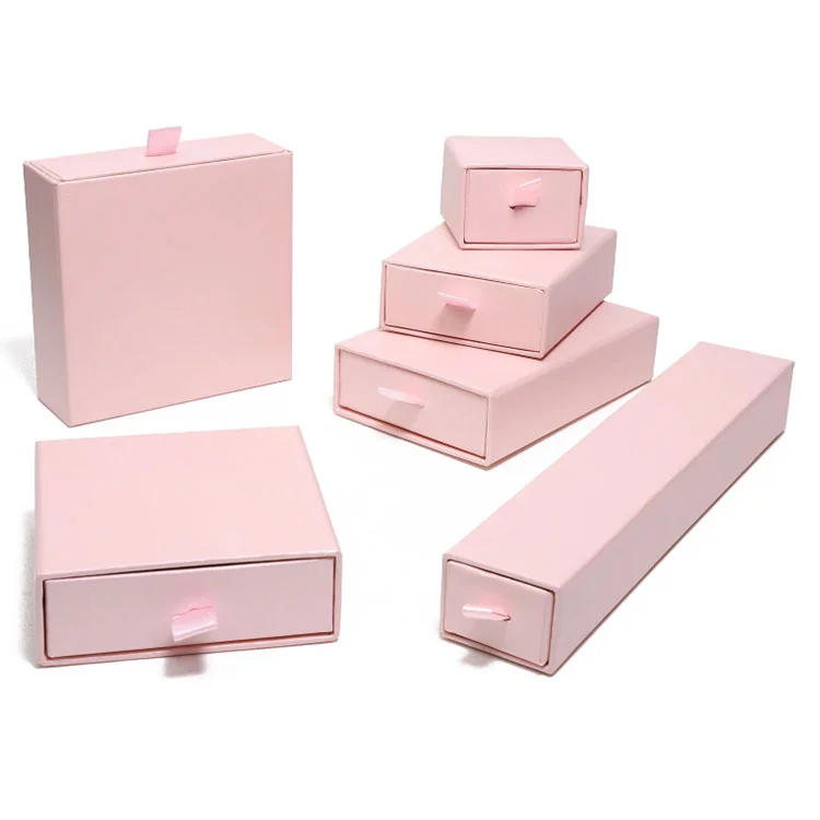 Boîte d'emballage en papier bijoux rose élégant