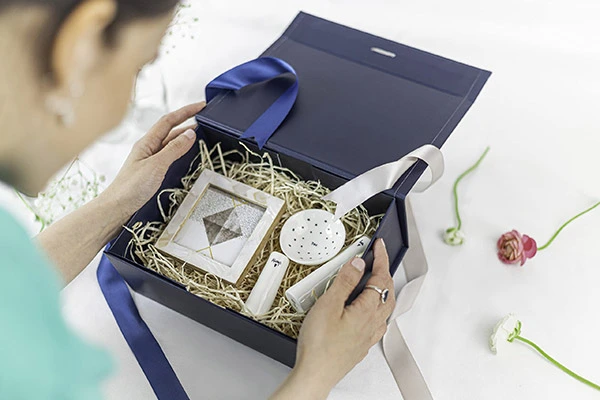 Luxury Rigid Magnetic Closure Gift Box With Dual Ribbons