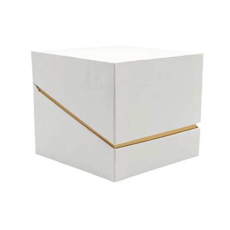 Boîte-cadeau rigide blanc luxueuse avec accent en feuille d'or et couvercle de retournement